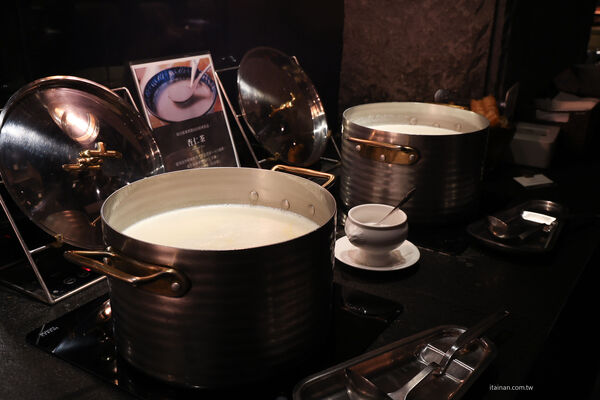 ▲▼台南桂田酒店自助式早餐「阿力海百匯餐廳」,早餐就把台南味通通吃滿。(圖/部落客台南好FOOD遊提供)