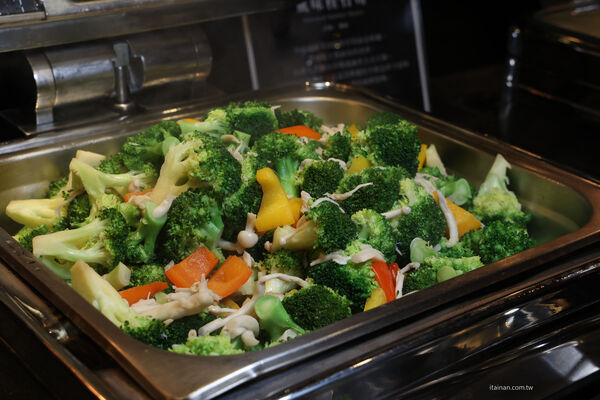 ▲▼台南桂田酒店自助式早餐「阿力海百匯餐廳」,早餐就把台南味通通吃滿。(圖/部落客台南好FOOD遊提供)