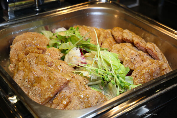 ▲▼台南桂田酒店自助式早餐「阿力海百匯餐廳」,早餐就把台南味通通吃滿。(圖/部落客台南好FOOD遊提供)