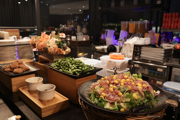 ▲▼台南桂田酒店自助式早餐「阿力海百匯餐廳」,早餐就把台南味通通吃滿。(圖/部落客台南好FOOD遊提供)