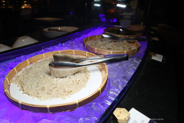 ▲▼台南桂田酒店自助式早餐「阿力海百匯餐廳」,早餐就把台南味通通吃滿。(圖/部落客台南好FOOD遊提供)