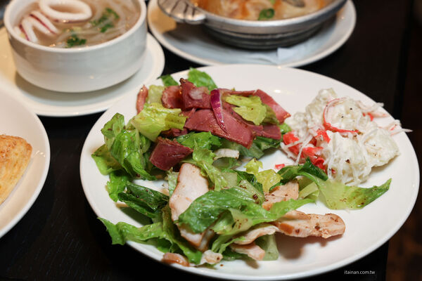 ▲▼台南桂田酒店自助式早餐「阿力海百匯餐廳」,早餐就把台南味通通吃滿。(圖/部落客台南好FOOD遊提供)