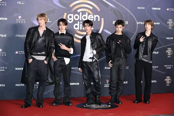 ▲成始璄、文佳煐現身紅毯成紅毯收視焦點。(圖/TVBS)