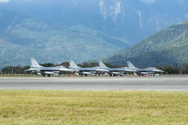 ▲空軍第五聯隊F-16V戰機於跑道滑行。(圖/空軍提供)