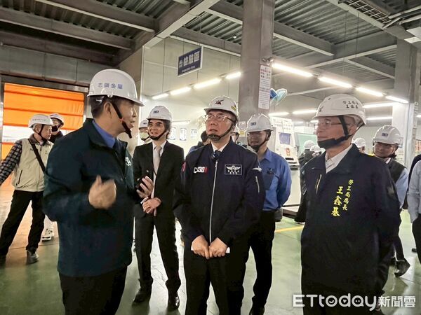 ▲台南市長黃偉哲13日前往志鋼金屬股份有限公司,啟動「2026年度大台南春安聯合檢查」。(記者林東良翻攝,下同)