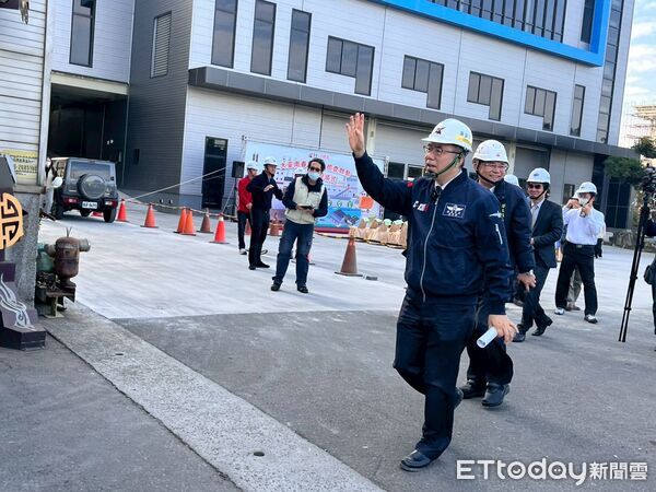 ▲台南市長黃偉哲13日前往志鋼金屬股份有限公司,啟動「2026年度大台南春安聯合檢查」。(記者林東良翻攝,下同)