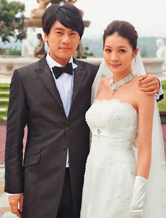 吳亞馨(右)曾和朱孝天(左)因戲傳出緋聞,如今兩人各自在中國大陸生活。