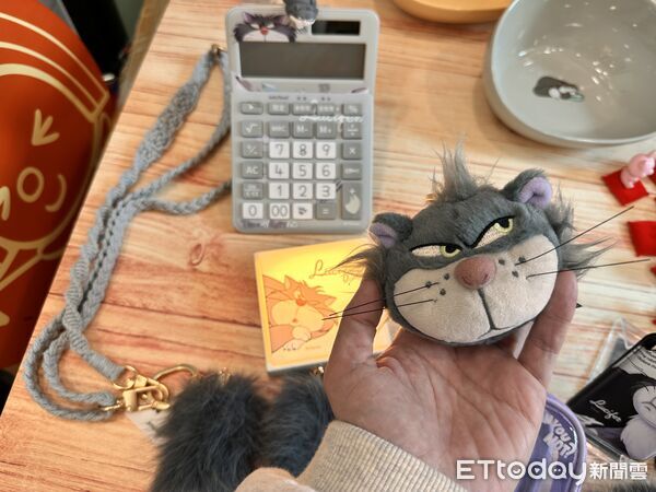 ▲▼7-11推出反派貓「魯斯佛」周邊快閃購。(圖/記者林育綾攝)