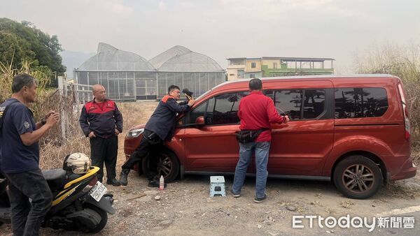 ▲瑪家消防分隊內埔鄉車內救童。(圖/消防局提供)