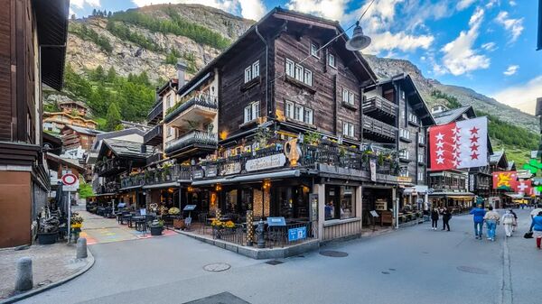 ▲▼「策馬特必逛街區」車站大街走走拍拍、策馬特博物館介紹。(圖/部落客Travel with Leo提供)