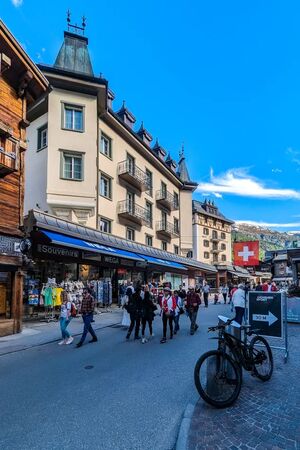▲▼「策馬特必逛街區」車站大街走走拍拍、策馬特博物館介紹。(圖/部落客Travel with Leo提供)