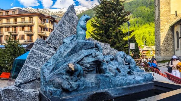 ▲▼「策馬特必逛街區」車站大街走走拍拍、策馬特博物館介紹。(圖/部落客Travel with Leo提供)