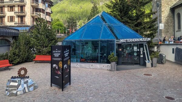 ▲▼「策馬特必逛街區」車站大街走走拍拍、策馬特博物館介紹。(圖/部落客Travel with Leo提供)