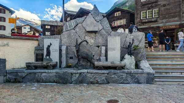 ▲▼「策馬特必逛街區」車站大街走走拍拍、策馬特博物館介紹。(圖/部落客Travel with Leo提供)