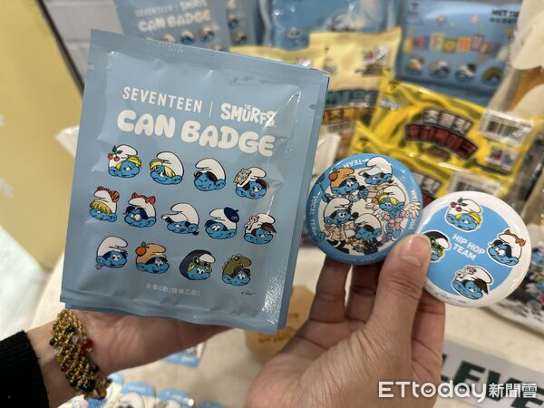 ▲▼7-ELEVEN 獨家推出「SEVENTEEN」與「藍色小精靈」聯名甜點、烘焙包裝商品、周邊。(圖/記者林育綾攝)