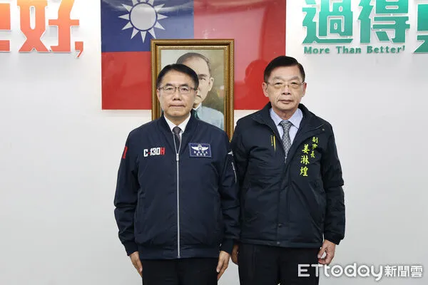 ▲台南市政府13日舉行宣誓典禮,新任副市長姜淋煌正式就職,由市長黃偉哲監誓。(記者林東良翻攝,下同)