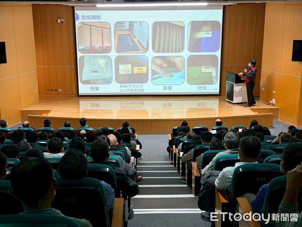 ▲台南市消防局第四大隊於南科管理局舉辦「119擴大防火宣導座談會」,吸引南科園區及各業界防火管理人員逾200人參與,共同強化防災韌性。(記者林東良翻攝,下同)