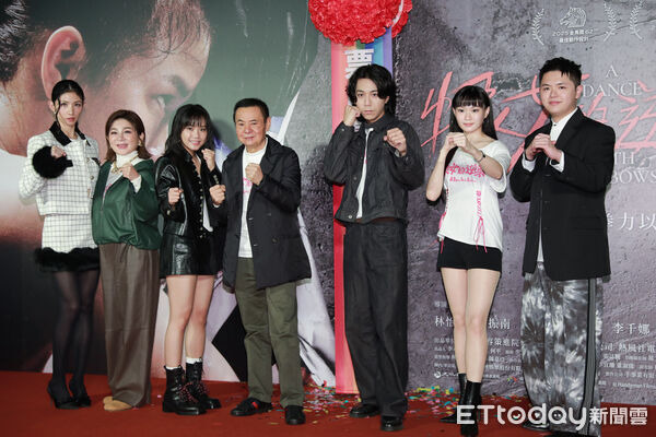 ▲▼《恨女的逆襲》首映會-林怡婷、蔡振南、王彩樺、李千娜、田翔元、黃惟、曾皓澤。(圖/記者周宸亘攝)