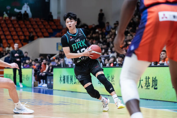 ▲洋基工程李逸驊、高偉綸。(圖/PLG職籃提供)