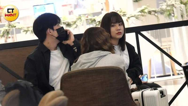 熱戀種草莓1/掰了邱思琹 郭方儒雨中陪新歡大跳