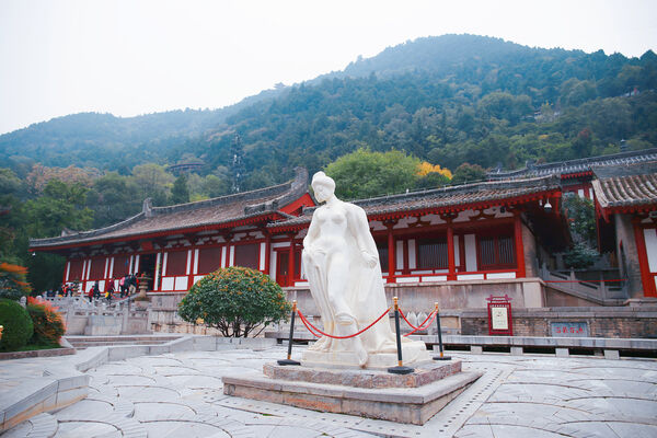 ▲西安華清池貴妃出浴雕像。(圖/CFP)