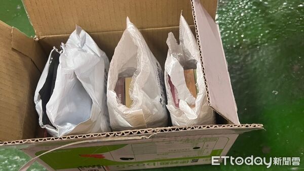 ▲臺馬之星郵包夾藏中國製電子煙。(圖/記者郭世賢翻攝)