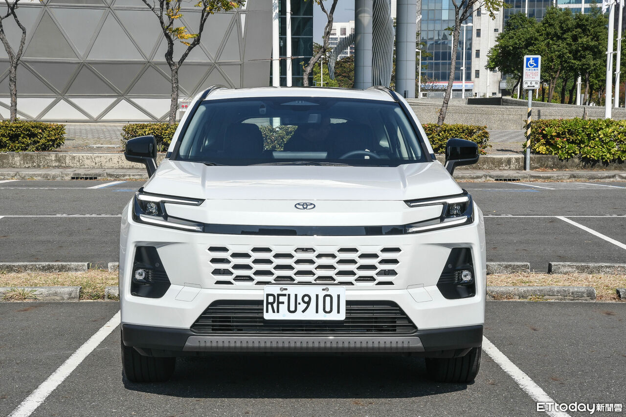 ▲TOYOTA RAV4。(圖/記者徐煜展攝)