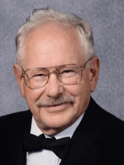 ▲▼神秘骨骸沖上岸「竟是美前鎮長」 失蹤19年終於回家了。(圖/翻攝訃聞、Google Maps)