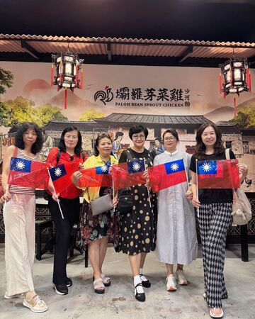 專訪/兒子赴美讀書4年 崔佩儀竟意外「重逢失聯40年同窗」不孤單