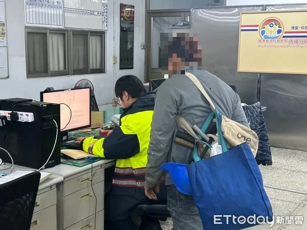 ▲內埔警方助張男找到工地。(圖/記者陳崑福翻攝)
