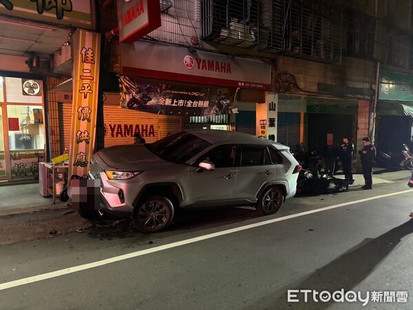 ▲新北市五股區凌晨車禍。(圖/記者陳以昇翻攝)