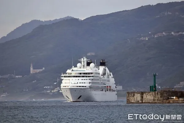 ▲海洋富士號駛入花蓮港。(圖/花蓮港務分公司提供資料照片,下同)