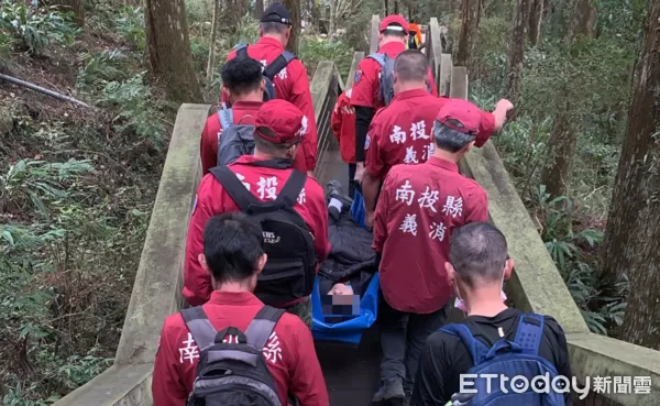 ▲黃男於鹿谷鄉溪頭鳳凰山林道獲救送醫。(圖/記者高堂堯翻攝,下同)