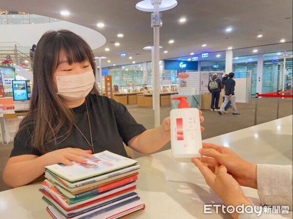 ▲▼暖心企業加碼好禮支持閱讀公益。(圖/記者吳世龍翻攝)