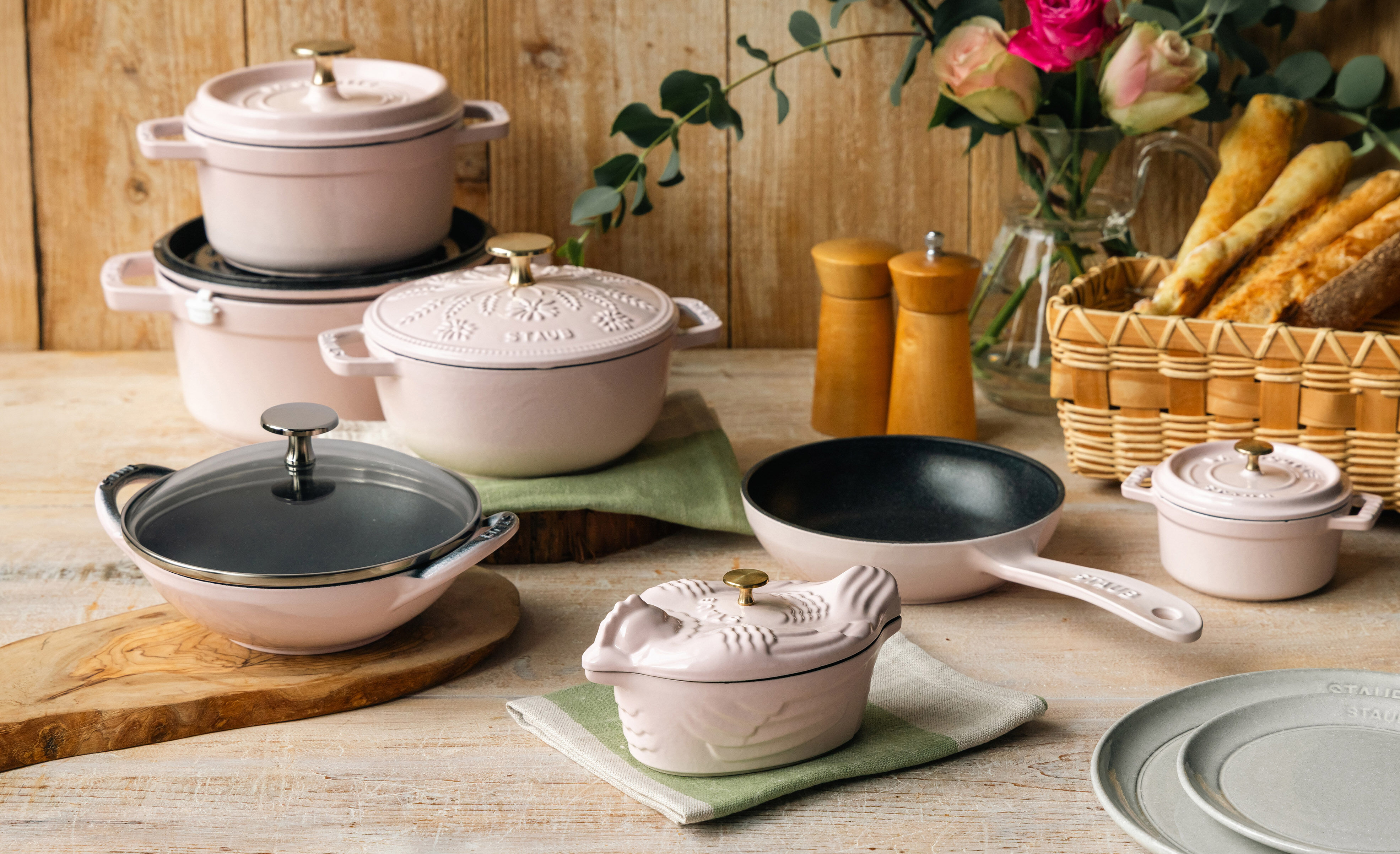 ▲▼Zwilling,德國雙人,Staub,momo購物網,超級品牌日,鑄鐵鍋,不沾鍋,刀具,真空保鮮,保溫杯,過年,年菜,廚房,居家生活,優惠。(圖/資料照)