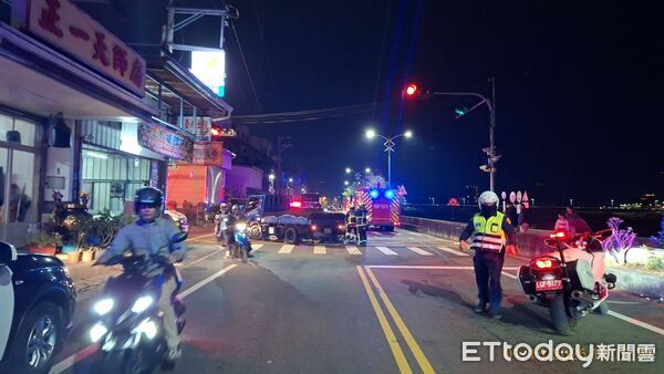 ▲▼台中死亡車禍!小貨車左切未禮讓 25歲直行騎士猛撞慘死。(圖/記者許權毅翻攝)