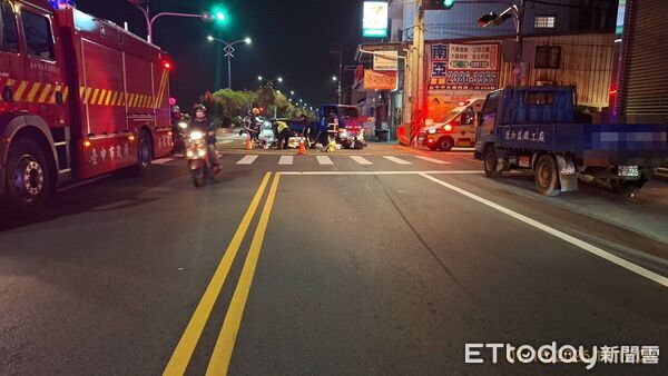 ▲▼台中死亡車禍!小貨車左切未禮讓 25歲直行騎士猛撞慘死。(圖/記者許權毅翻攝)