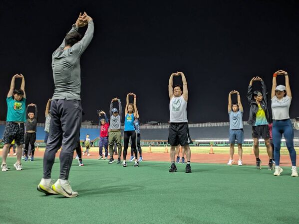 ▲備戰2026臺南古都國際半程馬拉松南,市府團隊相約每週賽前集訓。(圖/記者陳弘修翻攝)