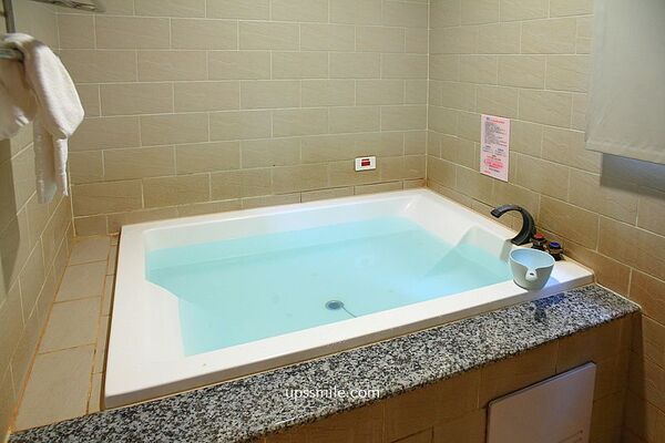 ▲▼「美代溫泉飯店」雙人湯屋平日540元,北投唯一雙泉質青磺泉和白磺泉。(圖/部落客萍子提供)