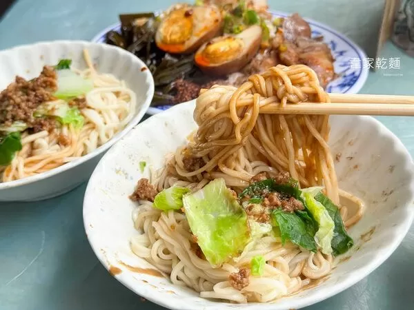 ▲▼李安導演回台南必吃的家鄉味「韋家乾麵」!不是驚豔系美食,卻有一種吃過就忘不了的魔力。(圖/部落客台南好FOOD遊提供)