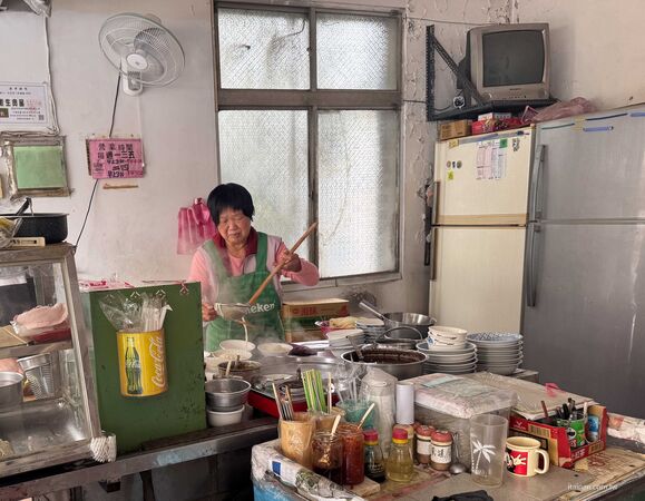 ▲▼李安導演回台南必吃的家鄉味「韋家乾麵」!不是驚豔系美食,卻有一種吃過就忘不了的魔力。(圖/部落客台南好FOOD遊提供)