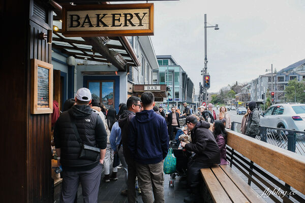 ▲▼皇后鎮必吃香草奶油甜甜圈。(圖/部落客飛天璇提供)