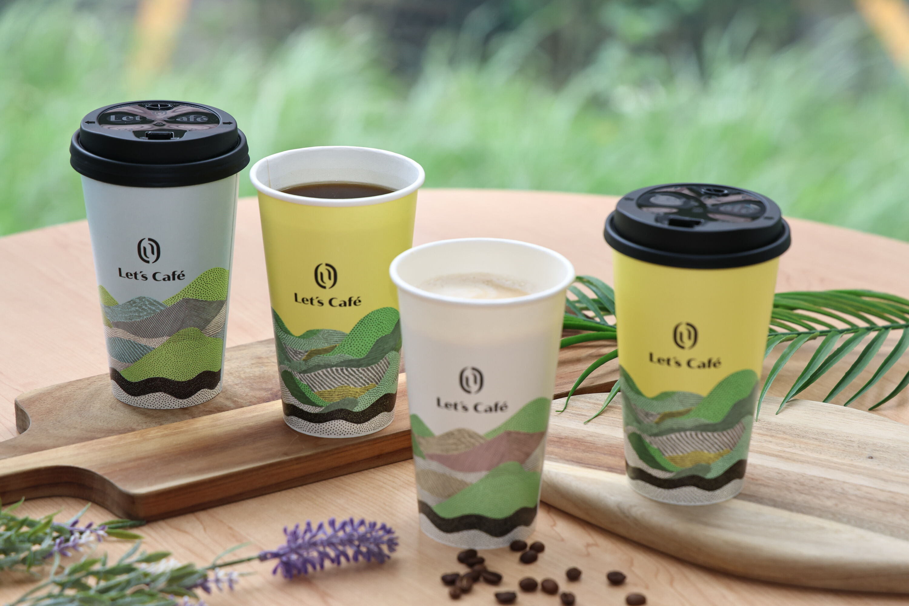 ▲▼ 全家Let`s Café新品(業配)。(圖/記者黃克翔攝)