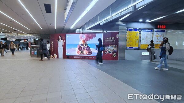 ▲楊謹華、納豆、鳳小岳、李鎮錫現身北捷!新春開局捷運站體+車廂成人氣舞台▼ 。(圖/記者鄭遠龍攝)