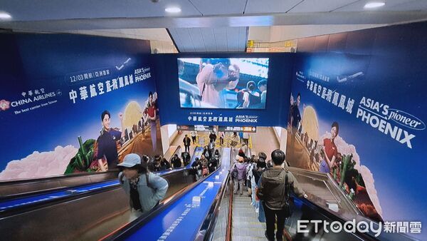 ▲楊謹華、納豆、鳳小岳、李鎮錫現身北捷!新春開局捷運站體+車廂成人氣舞台▼ 。(圖/記者鄭遠龍攝)