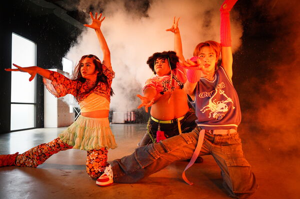 ▲人氣泰星NuNew在《泰殺歌后戰》挑戰「花式尖叫」。(圖/威視電影提供)