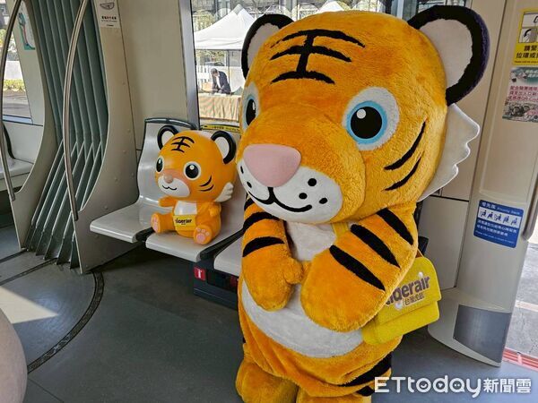 ▲▼期間限定!台灣虎航X日本岡山縣彩繪輕軌 。(圖/記者賴文萱翻攝)