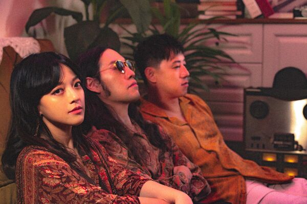 ▲▼皇后皮箱以及 163 braces翻唱經典歌曲。(圖/滾石提供)