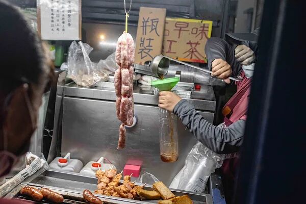 ▲▼大港街餐車黑輪攤。(圖/部落客美熊很愛吃授權提供)