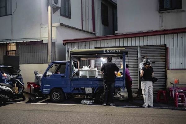▲▼大港街餐車黑輪攤。(圖/部落客美熊很愛吃授權提供)